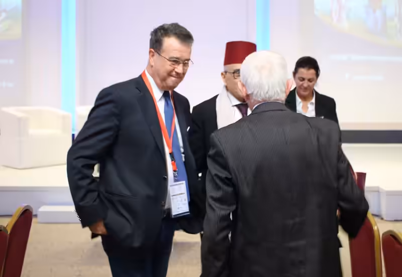 Rencontre entre invités avant l'ouverture du congrès